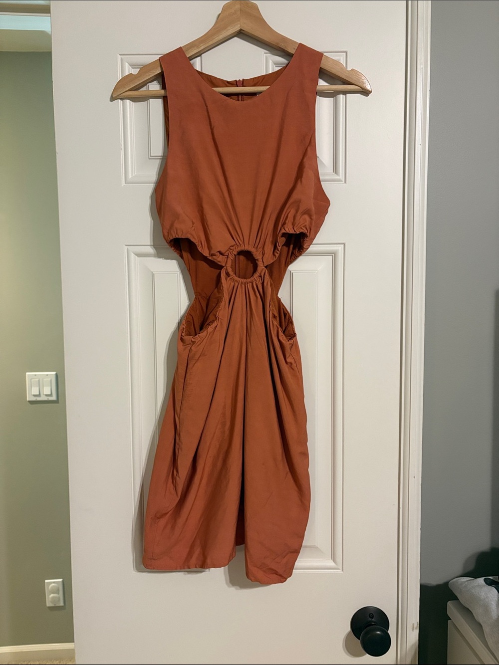 Pink Lily Sleeveless Rust Cutout Midi Dress